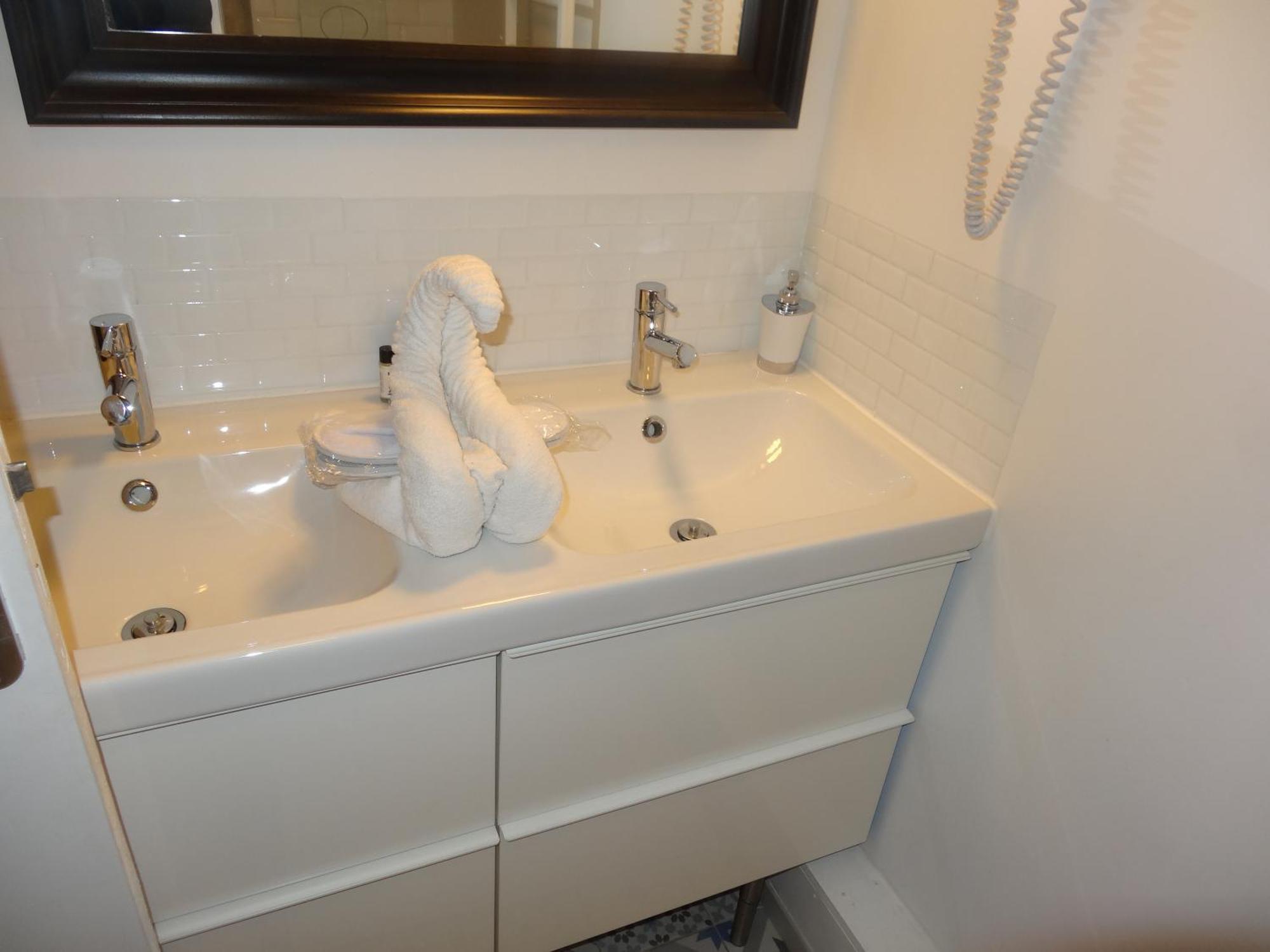 Apartment Superb Tiny House In Heart Of 1st! Paris