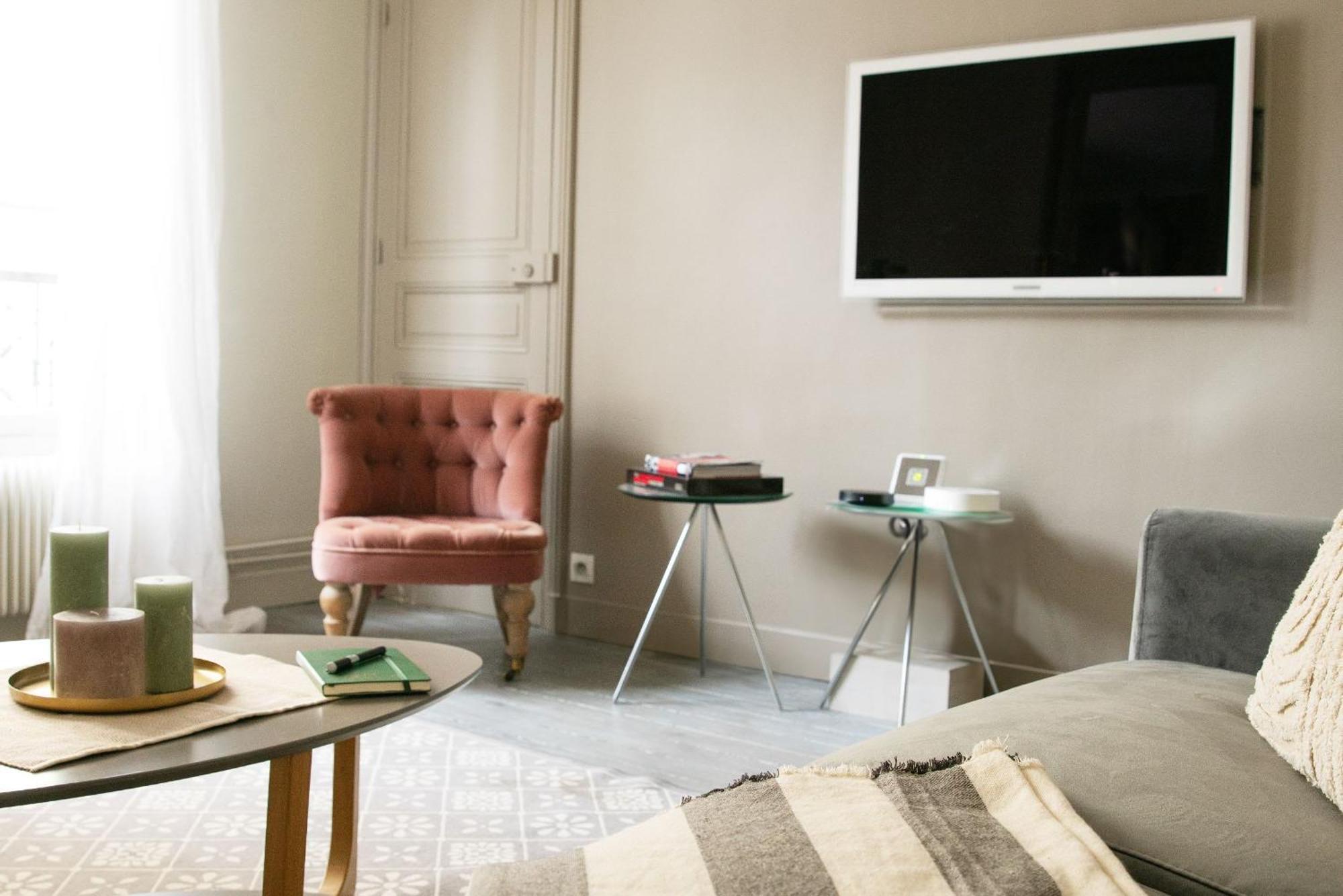 Eiffel Tower & Les Invalides - 1br - Cityapartmentstay Appartement