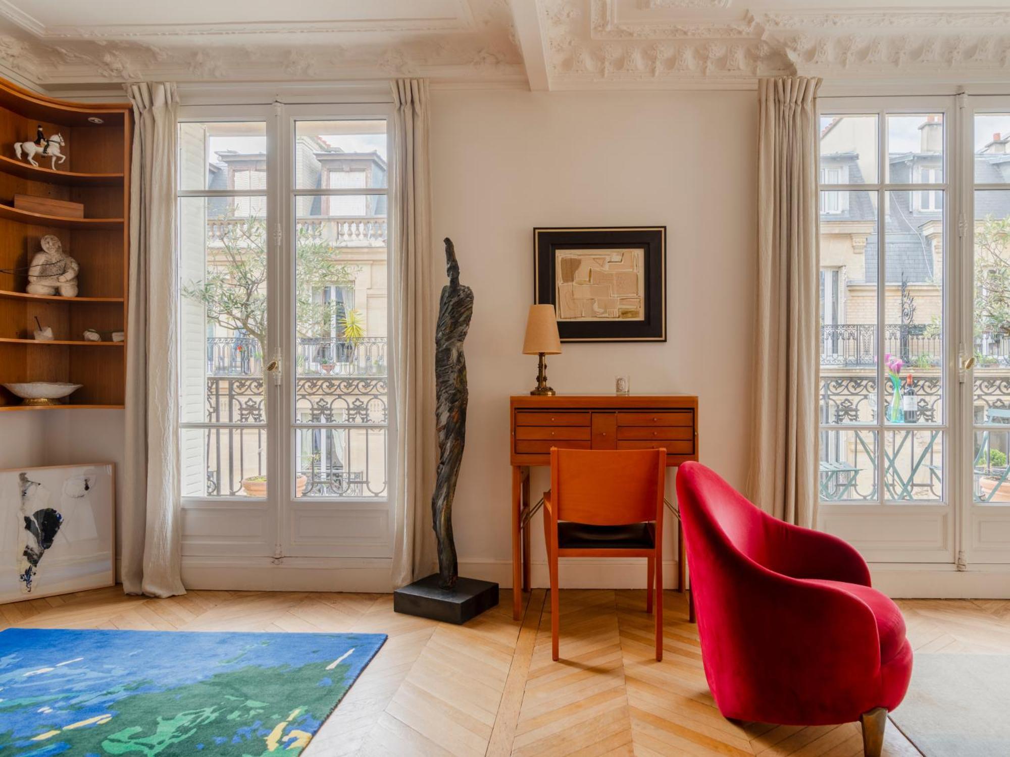 Apartment Eugene Design Paris