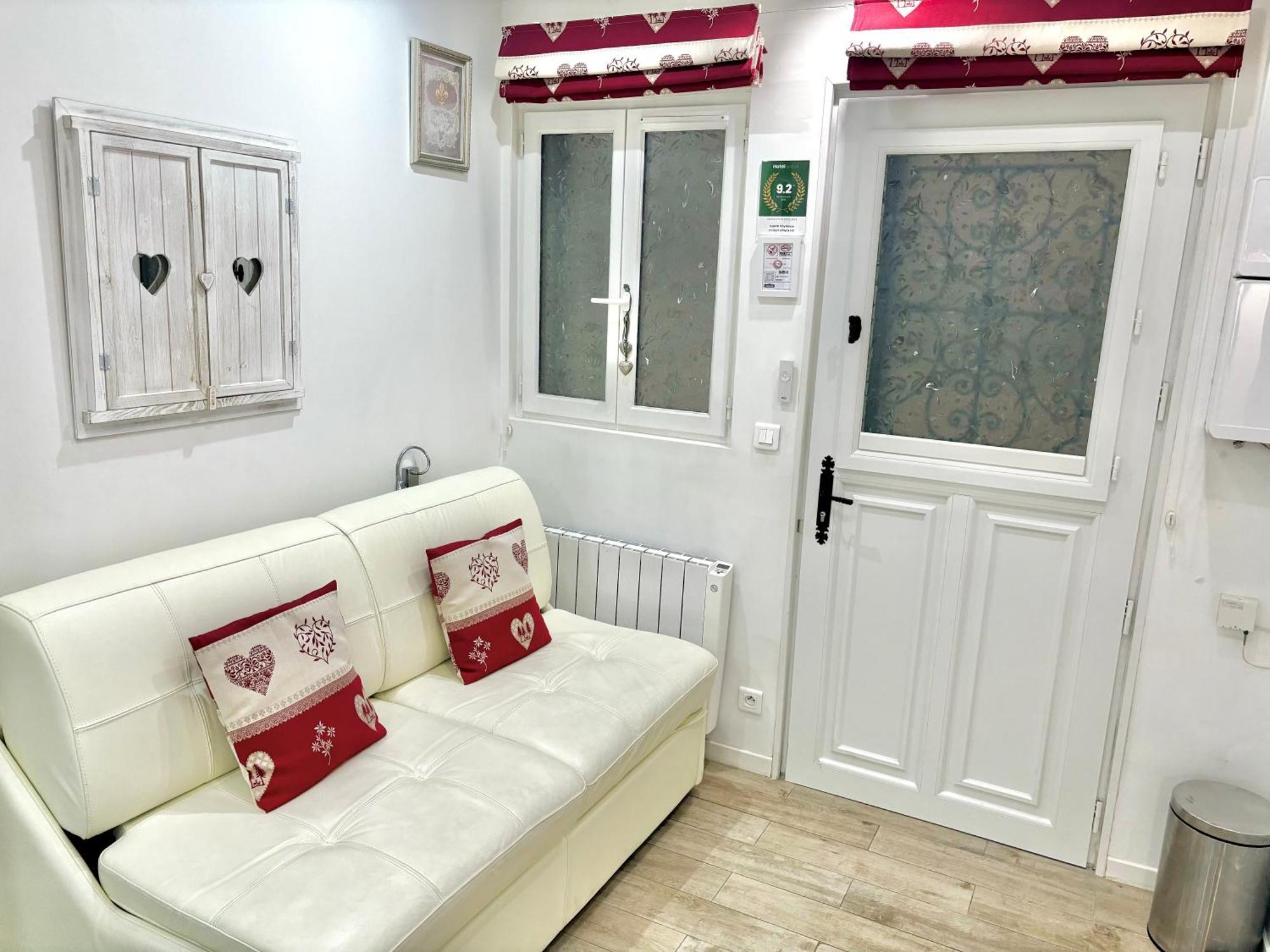 Apartment Superb Tiny House In Heart Of 1st! Paris
