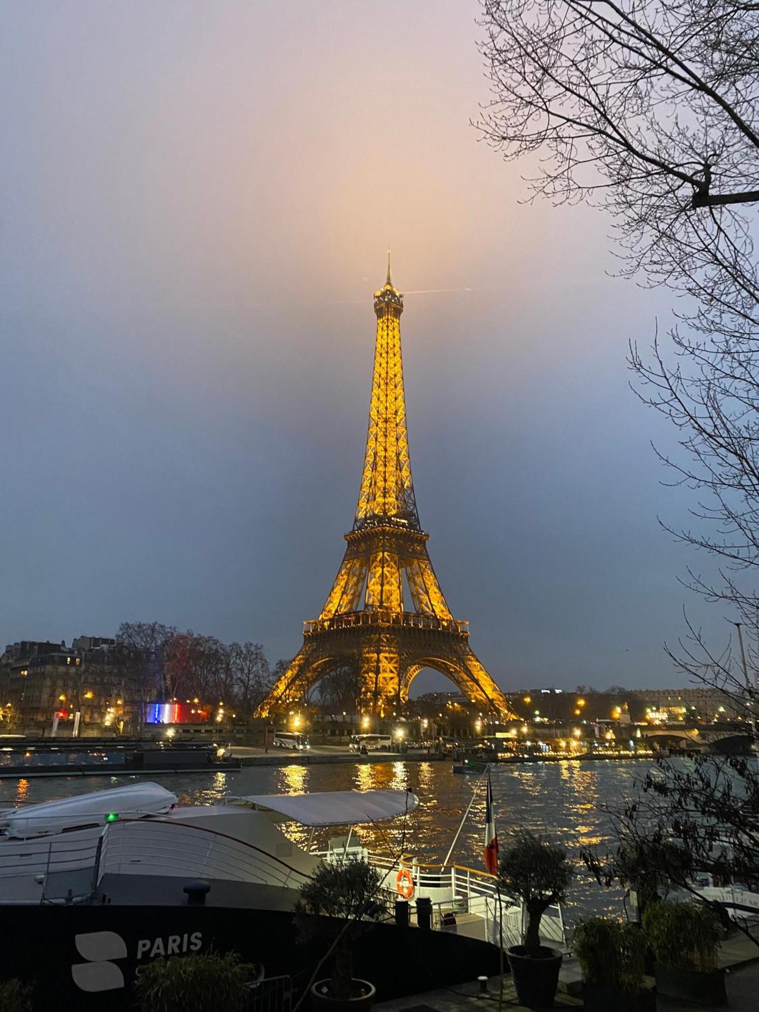 Passy Tour Eiffel * Paris