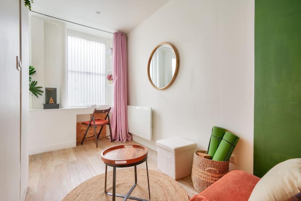 Zen Apartment
