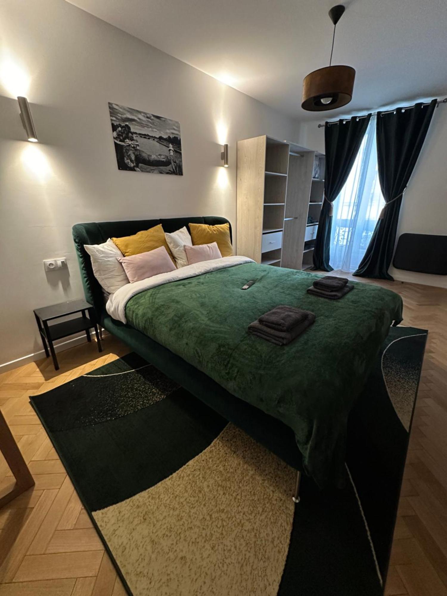 Temple, 3 - Le Marais Apartment