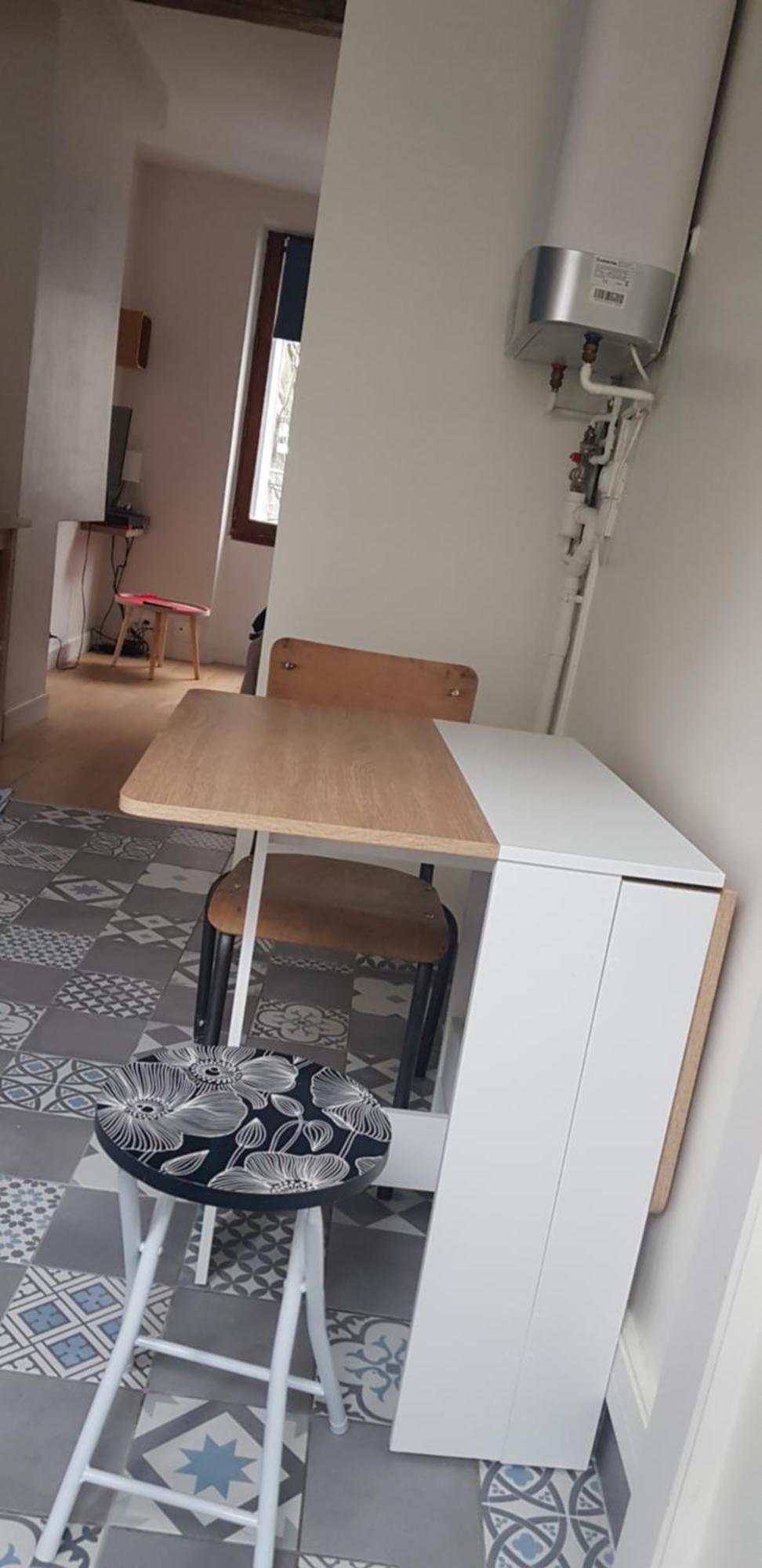 Appartement Studio/f1 Aux Buttes Chaumont *