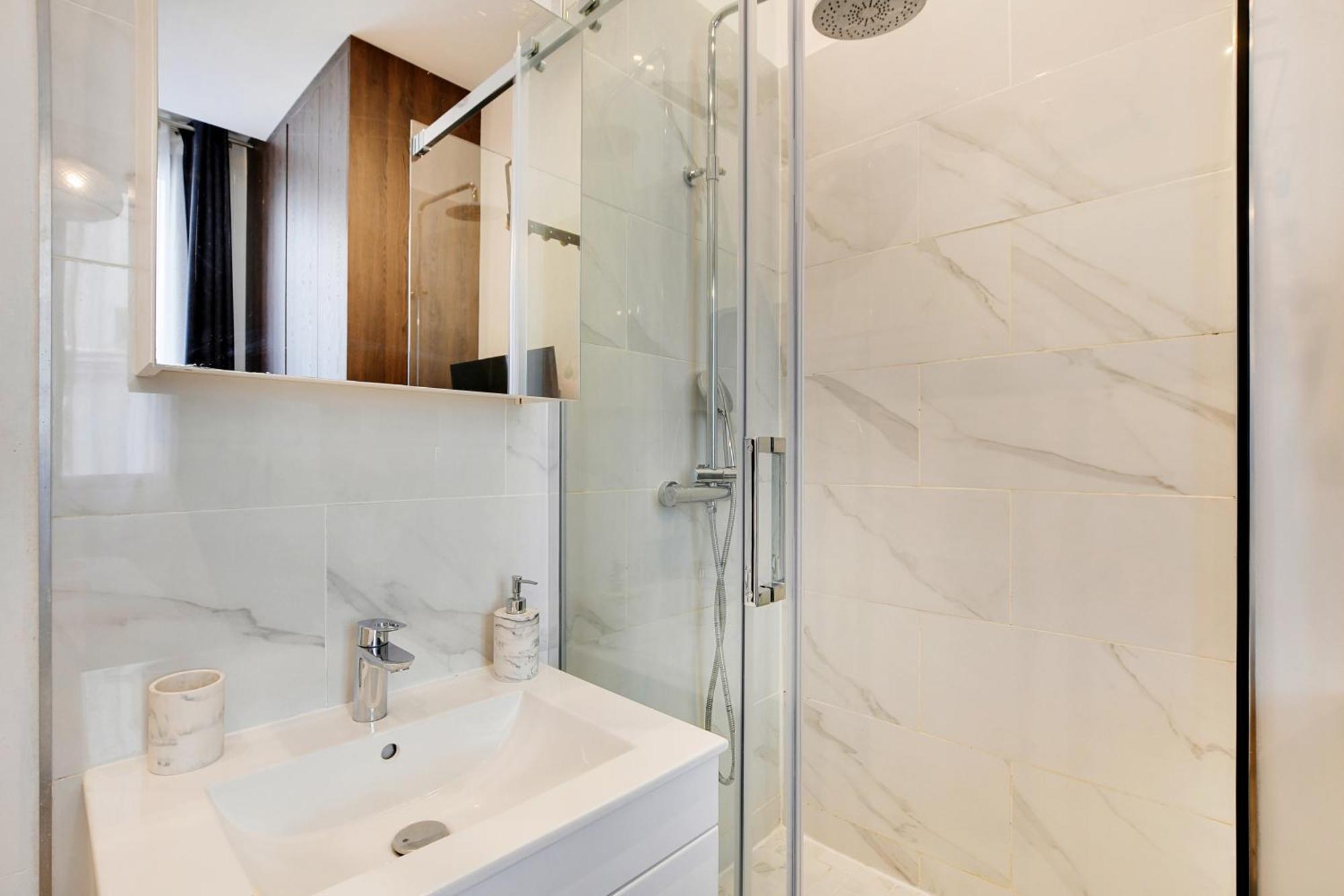 Pick A Flat's In Reuilly-diderot - Rue Claude Tillier Paris
