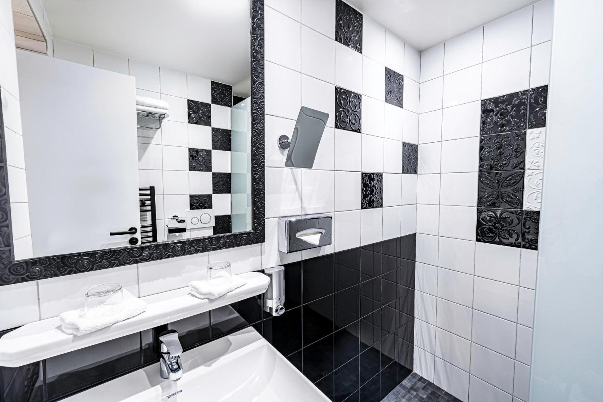 Hotel Le Cercle Tour Eiffel 3*