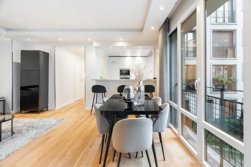 Appartement A French Chic In Victor Hugo Paris