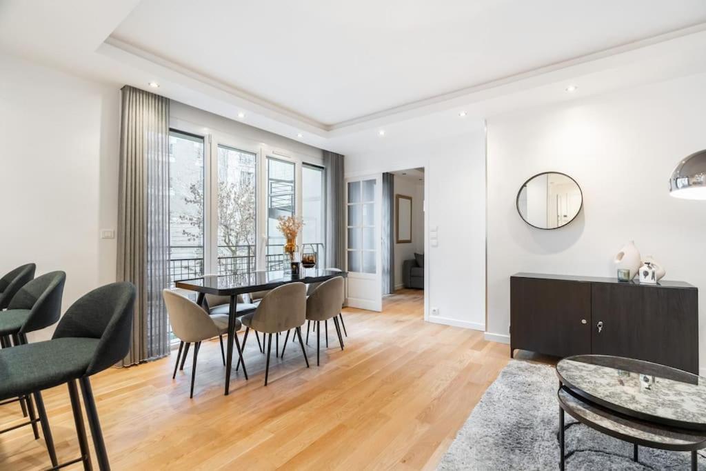 A French Chic In Victor Hugo Appartement