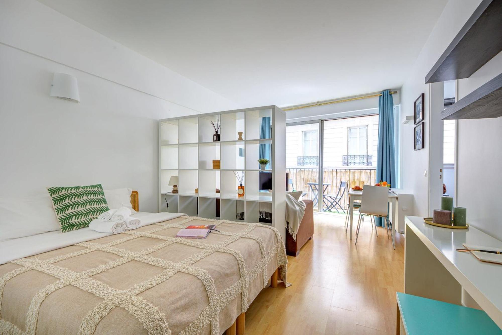 Appartement St Germain & Le Bon Marche With Balcony - Cityapartmentstay