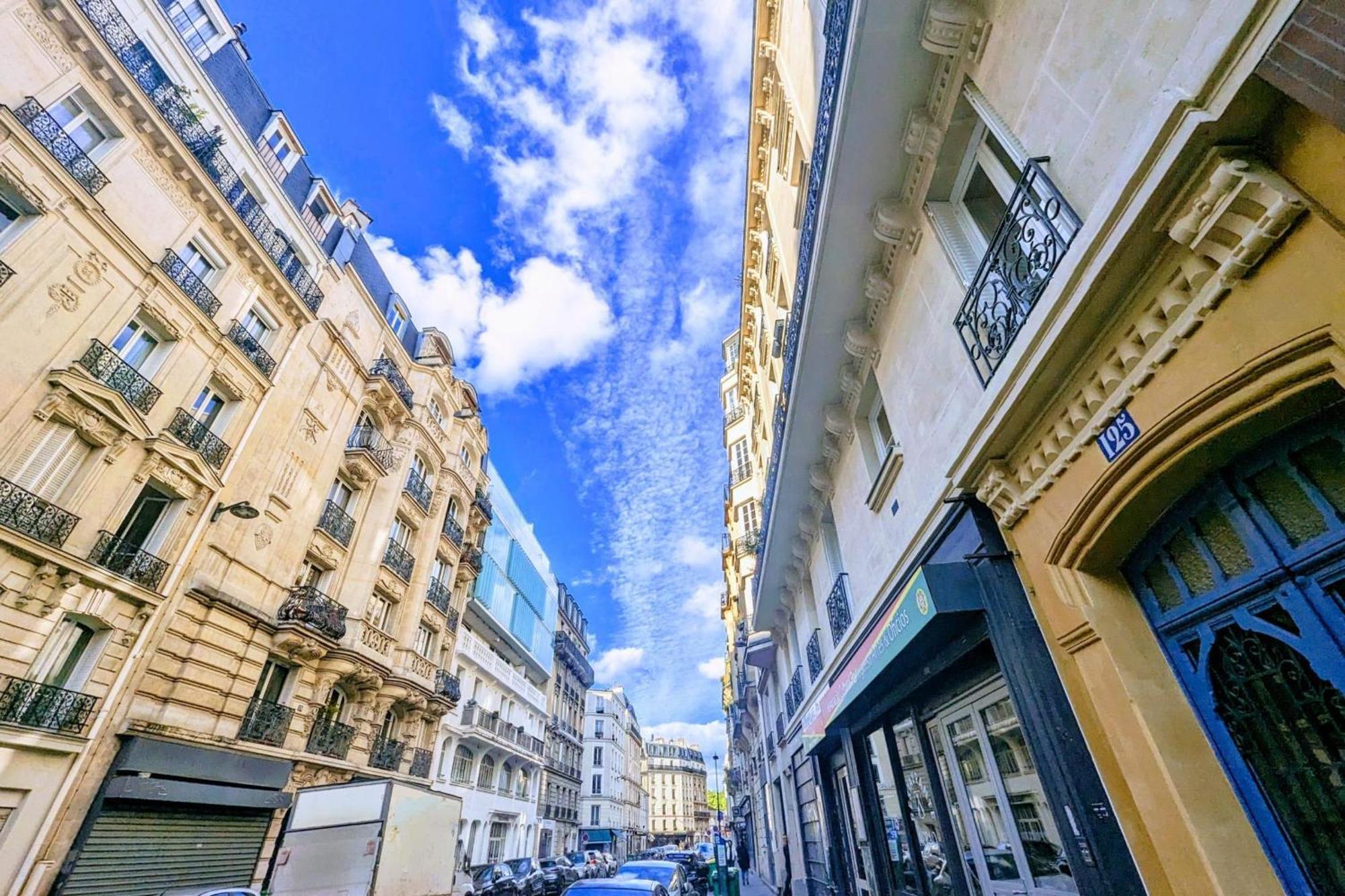 Bright And Peaceful Nest Near Montmartre Paris