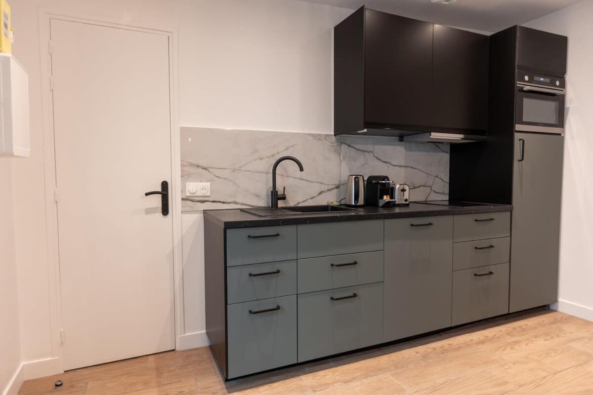 Rez De Chausse Dans Rue Pavee 4 Pers Nation Appartement