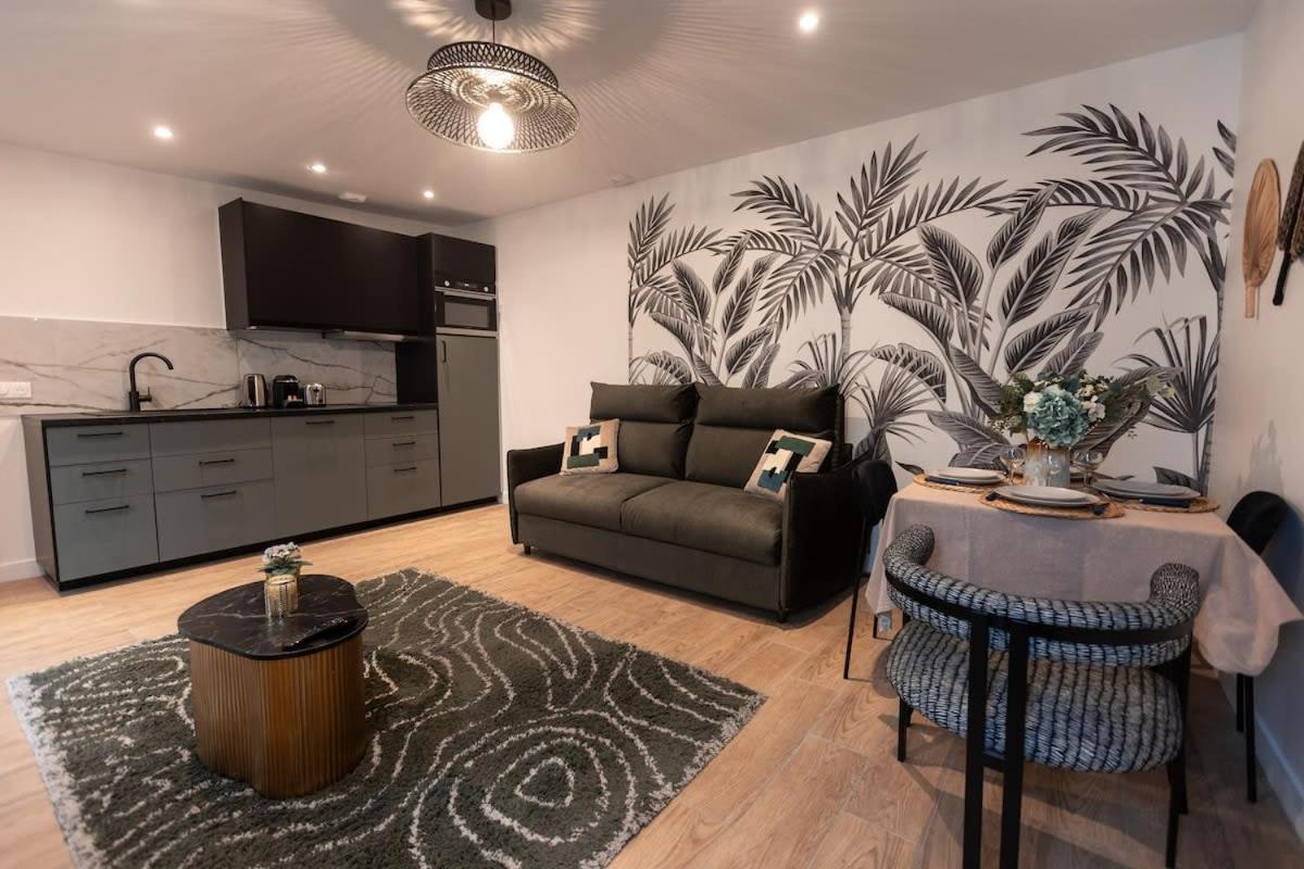 Rez De Chausse Dans Rue Pavee 4 Pers Nation Appartement Paris