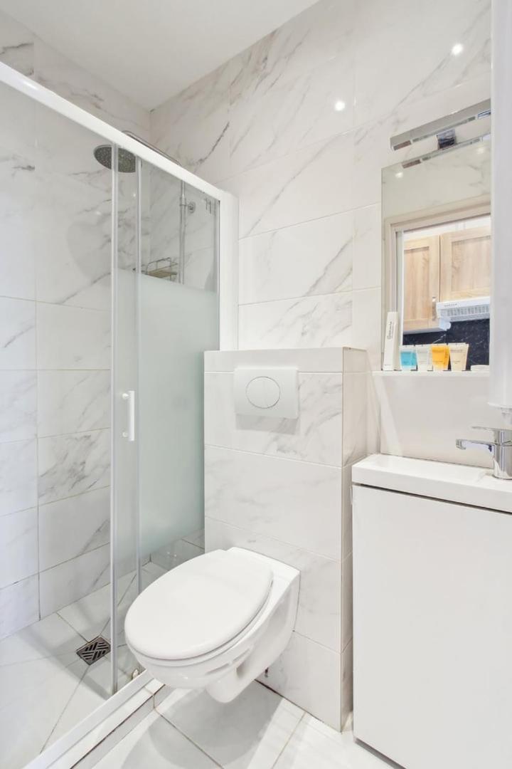 165 Denis - Superbe A Apartment