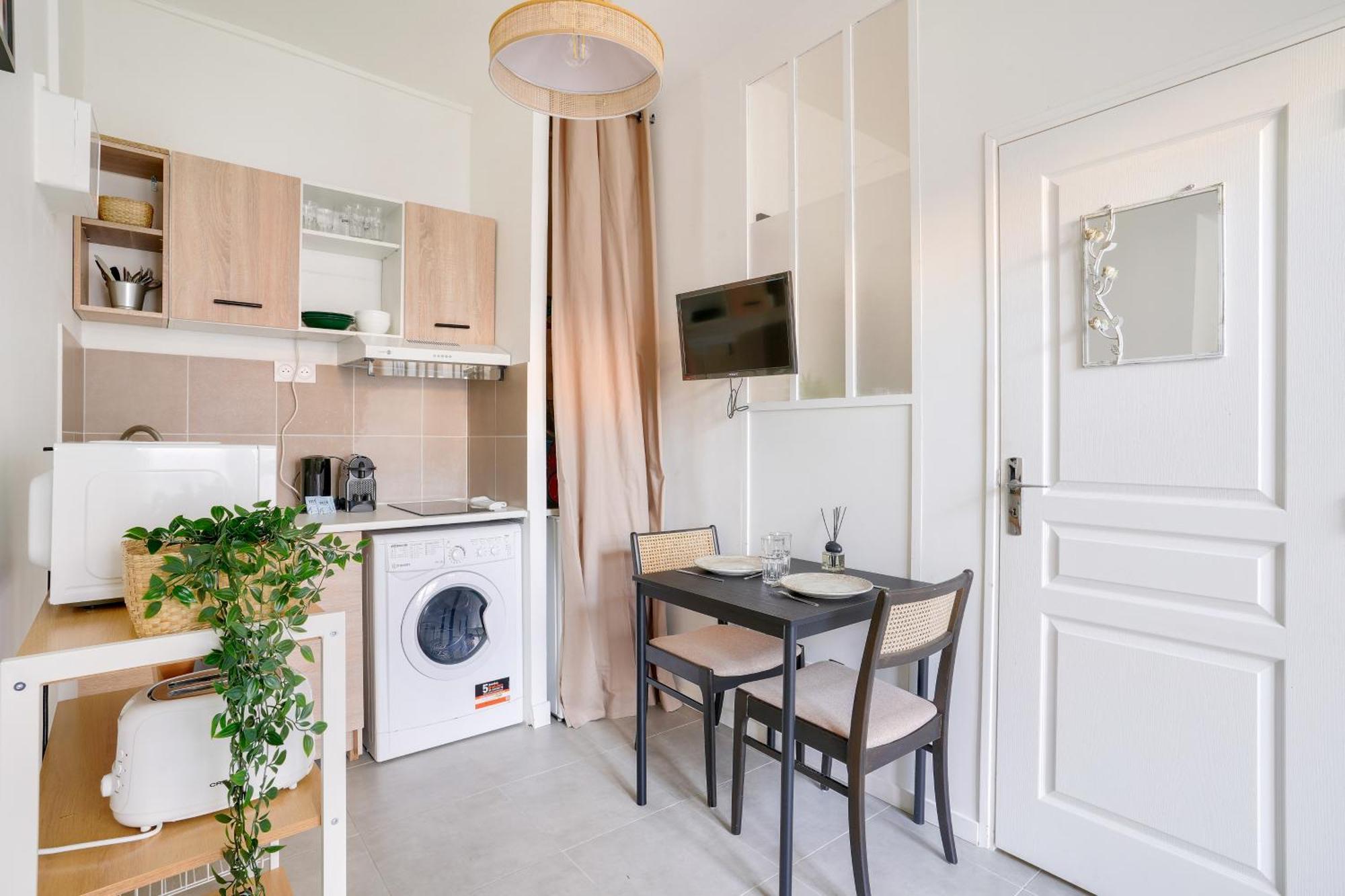 Beautiful In The 15 District Apartment Paris