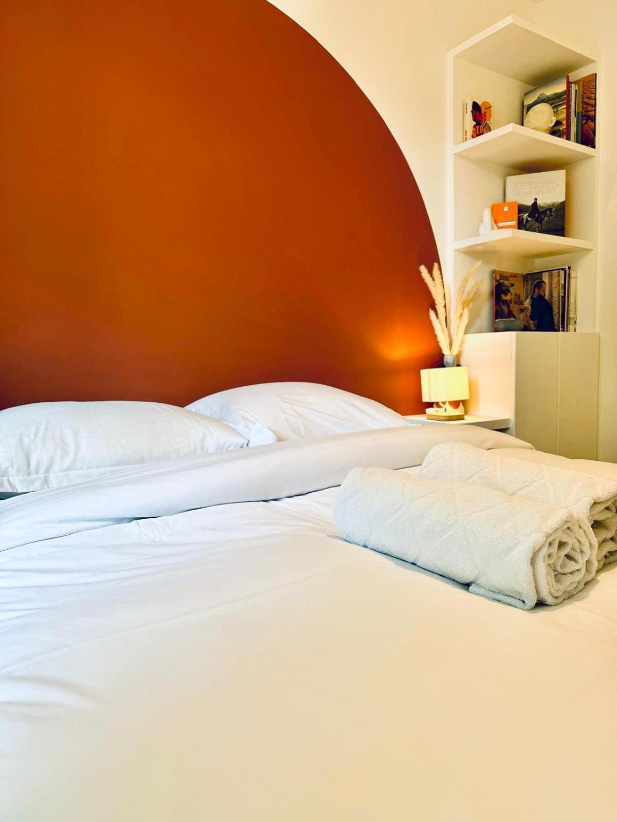 Apartment Au Coeur De Montmartre! Paris