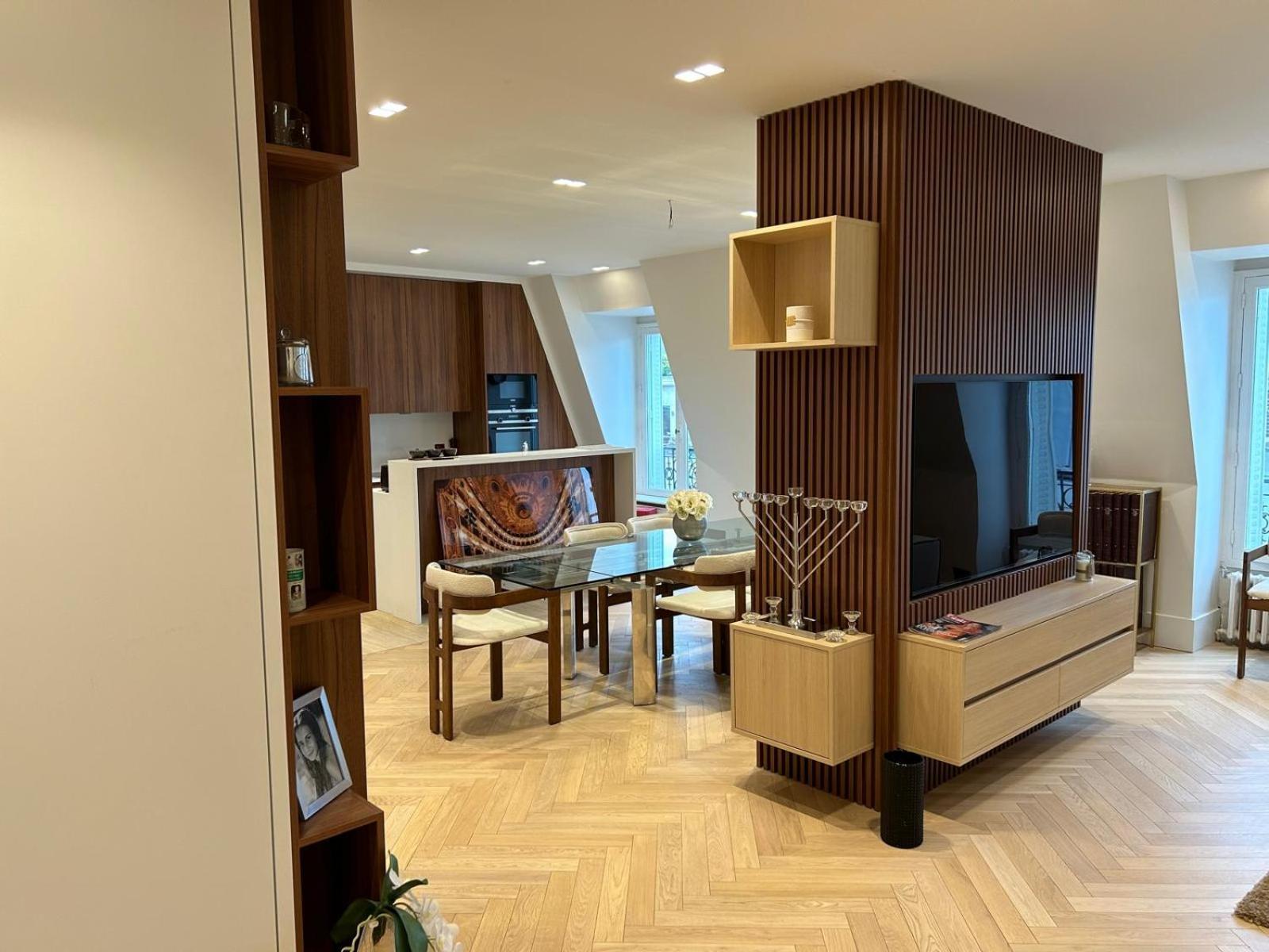 Appartement Luxueux Metro George V - Hermes - Champs-elysees - Arc De Triomphe Paris