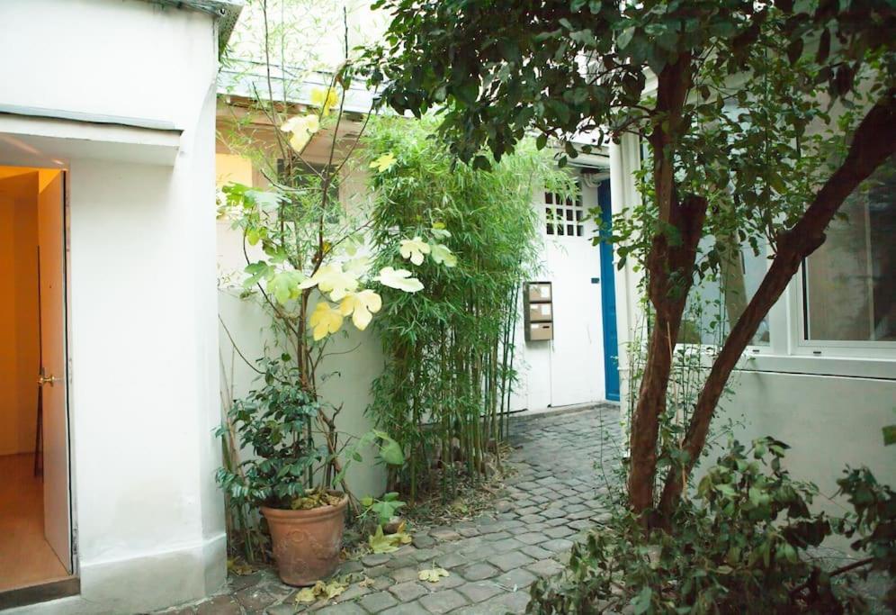 Appartement Charming In A Courtyard In Paris