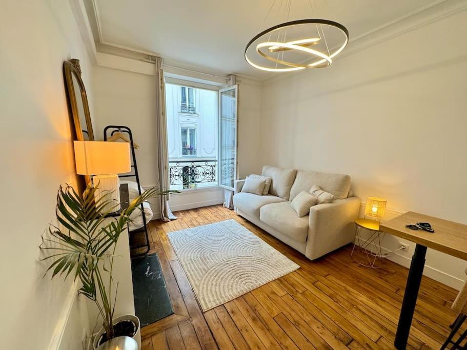 Nouveau Apartment