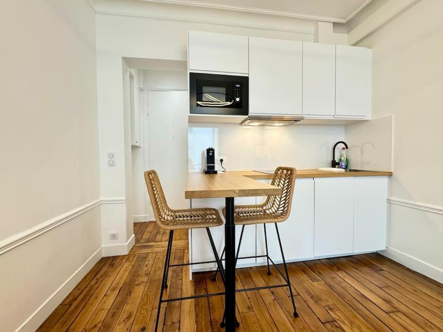 Nouveau Apartment Paris