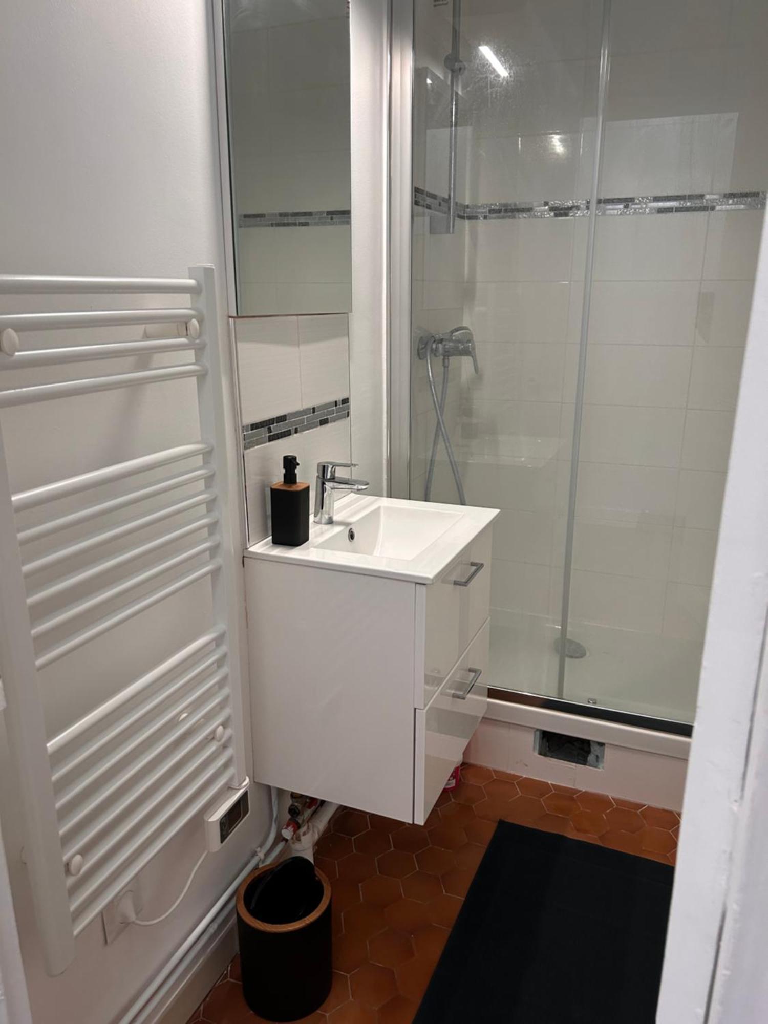 Renovated Flat Near Tour Eiffel Apartment Paris