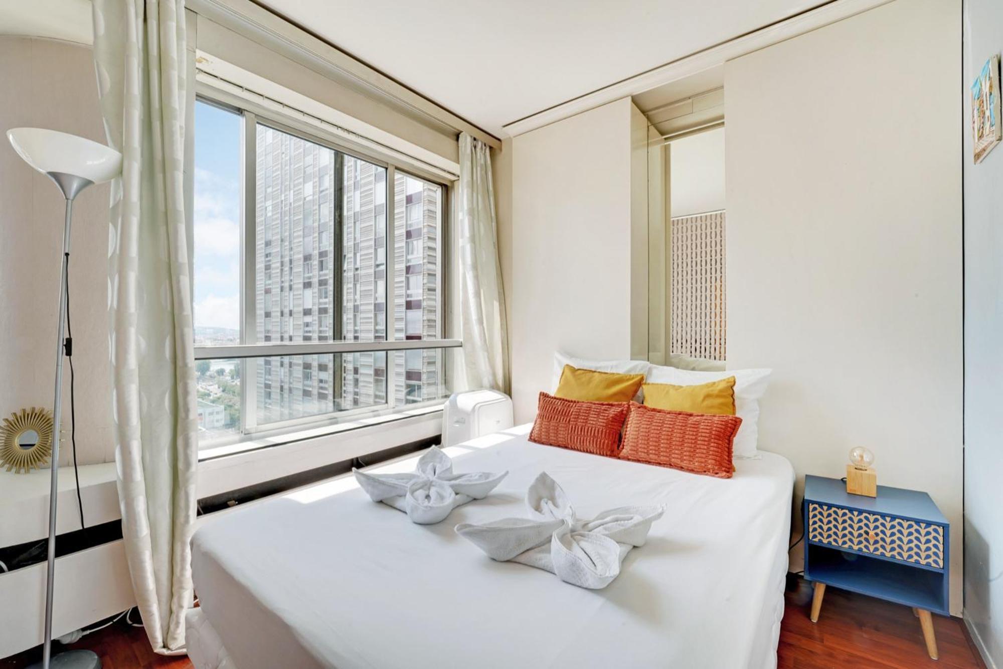 Family Seine & Spacious Flat 8min Walk To Eiffeltower Ac Apartment Paris