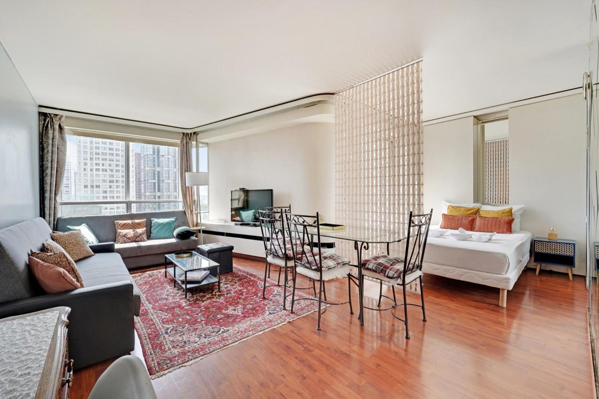 Family Seine & Spacious Flat 8min Walk To Eiffeltower Ac Apartment