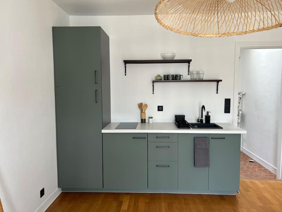 Renovated Flat Near Tour Eiffel Apartment Paris
