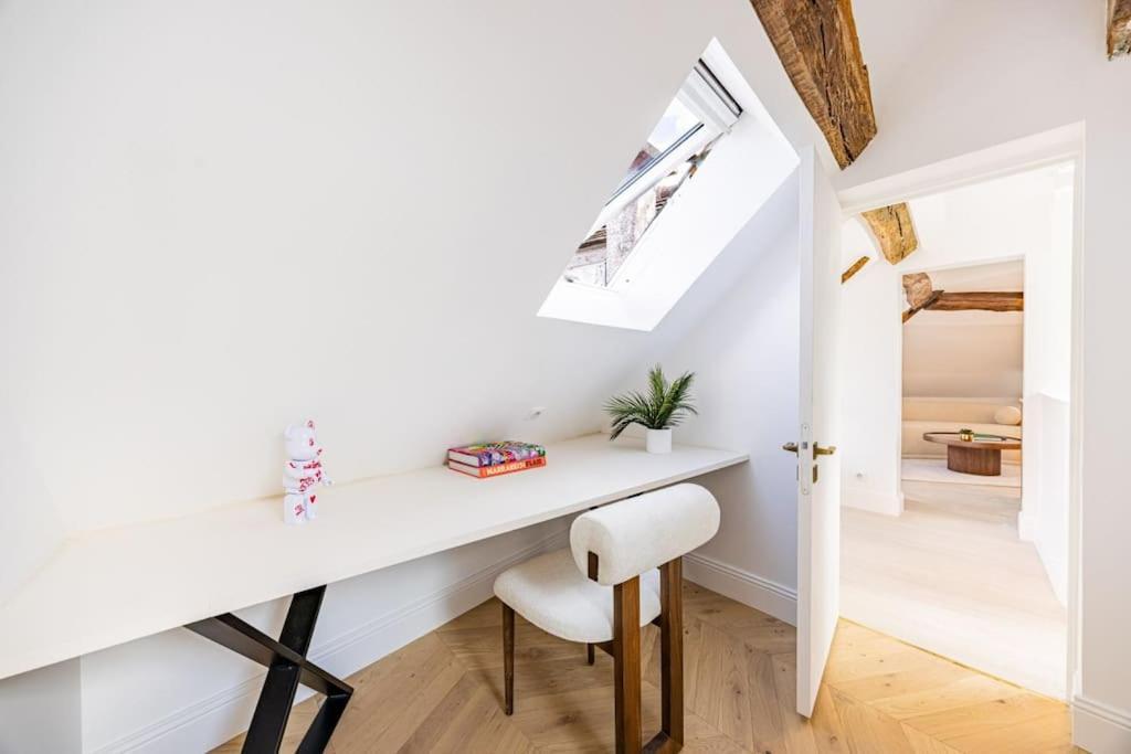 Appartement 3 Bedrooms Sacree Coeur Place Du Tertre Montmartre Paris