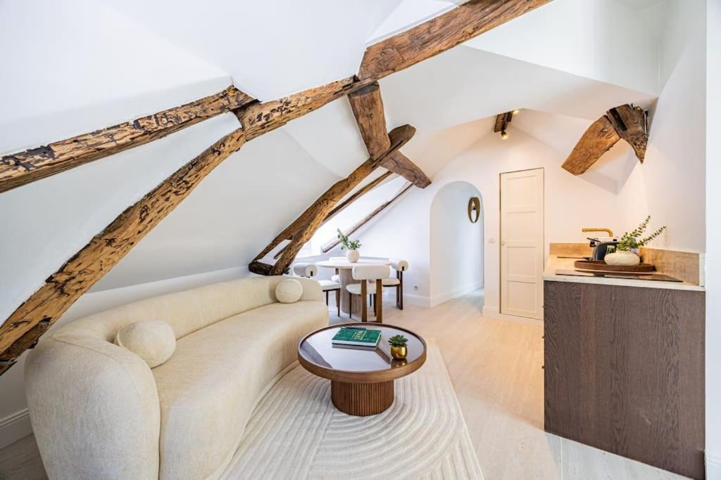 Appartement 3 Bedrooms Sacree Coeur Place Du Tertre Montmartre