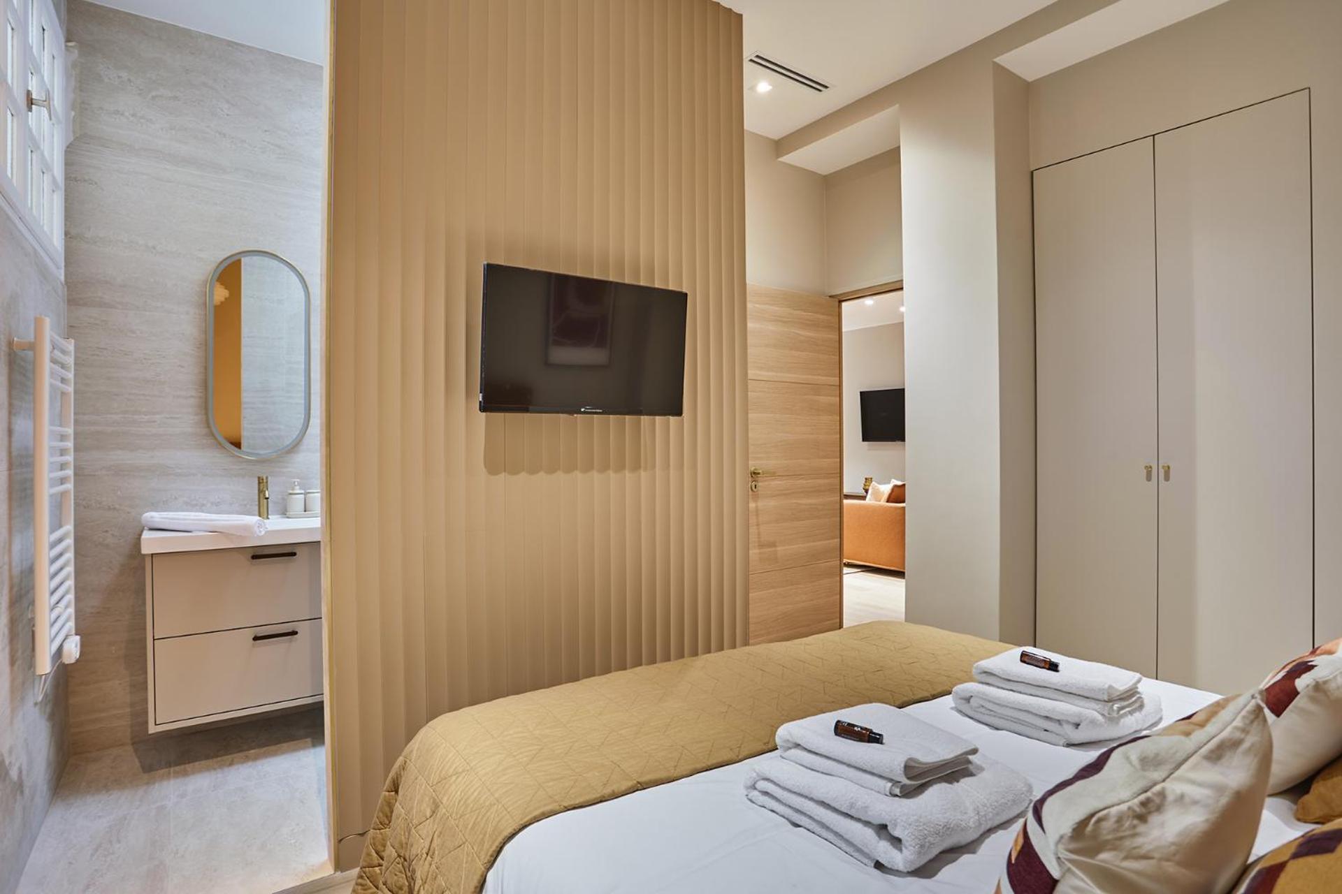 Center Of By Prestige Apartment *