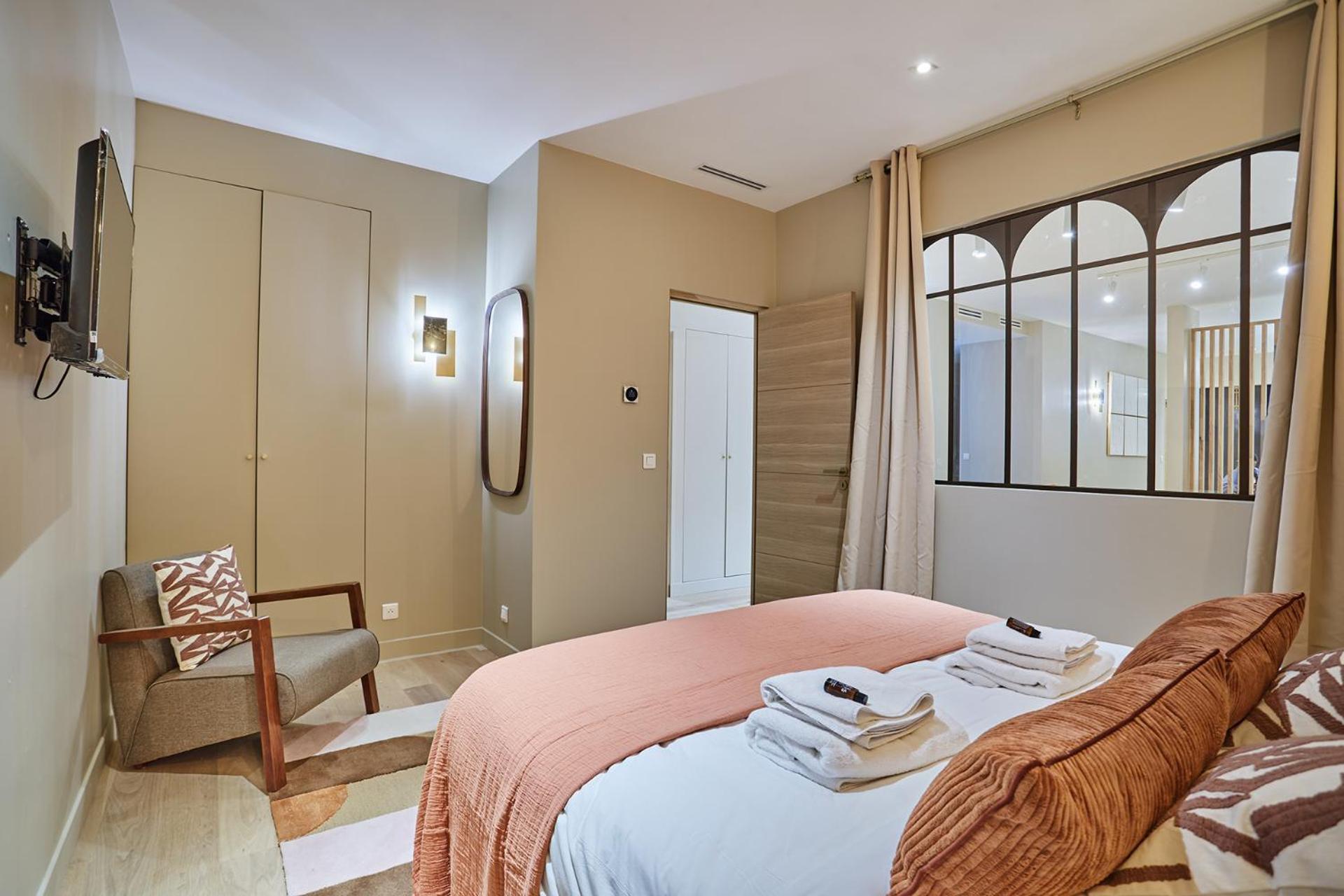 Center Of By Prestige * Paris