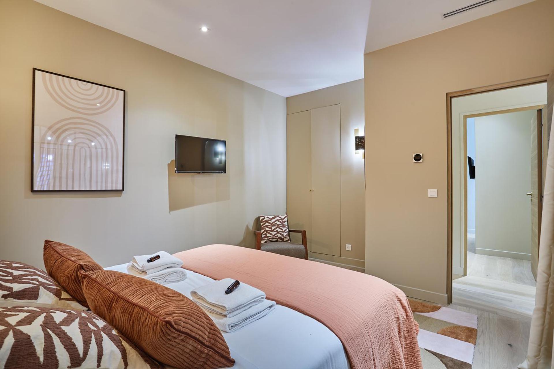 Center Of By Prestige * Paris
