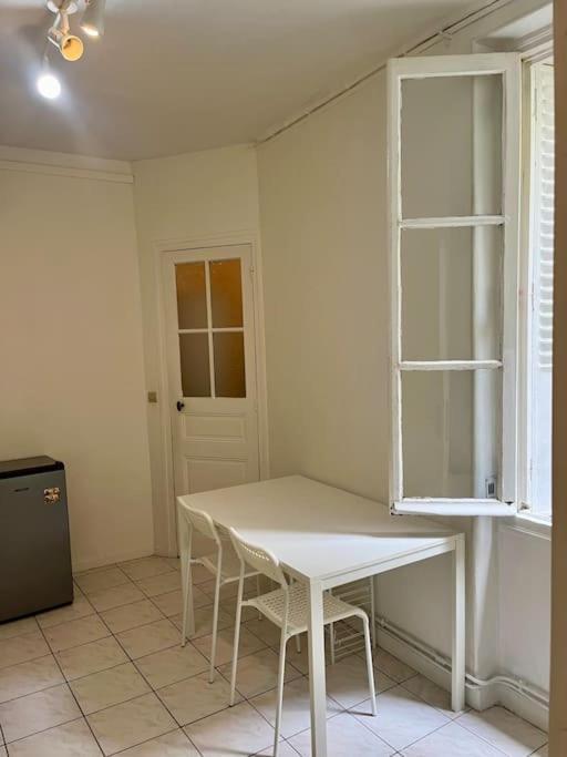 Séjour chez l'habitant In Montmartre, Paris, Near Sacre-coeur Read Host Profile For Booking *