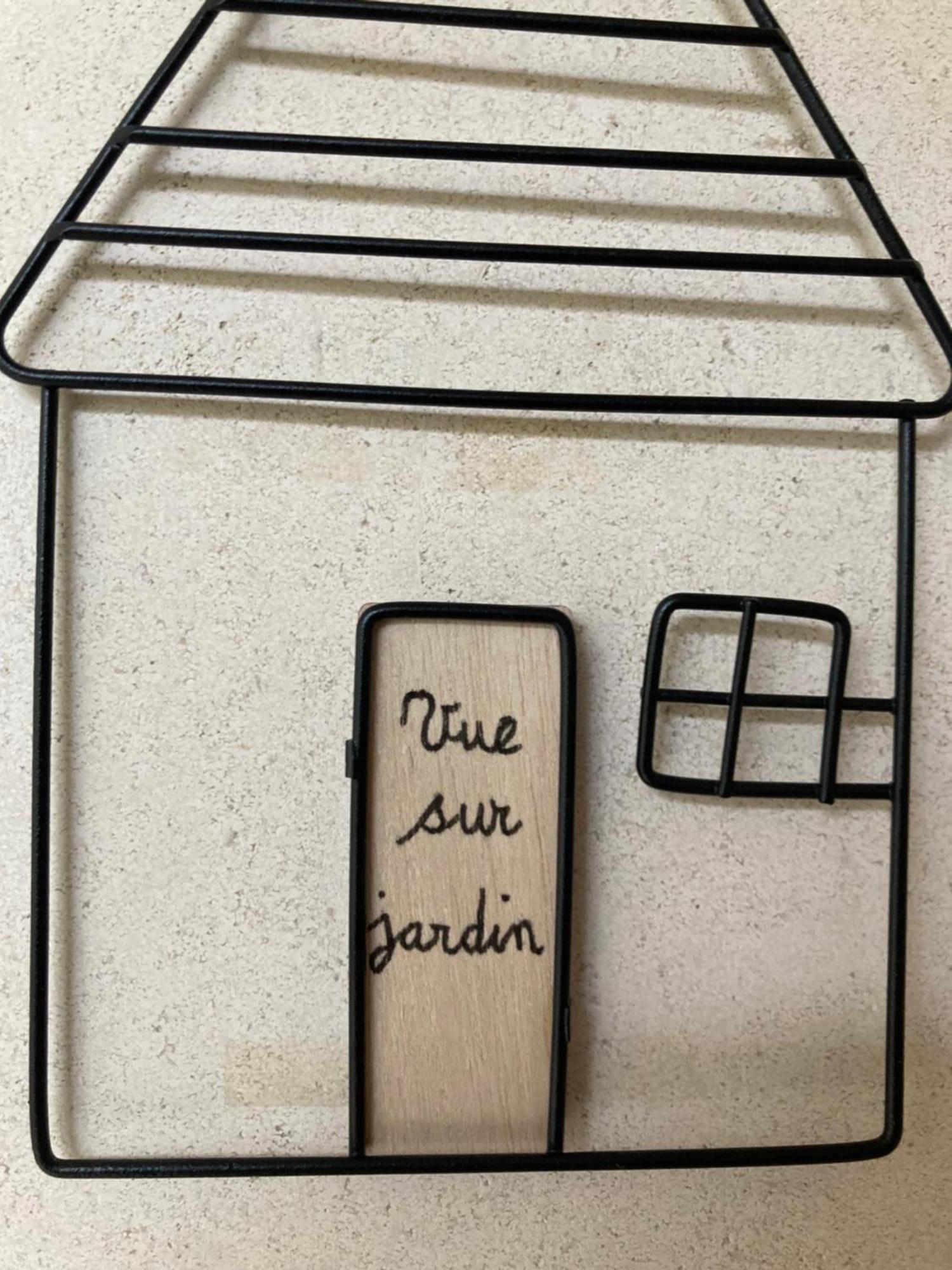 Apartment Vue Sur Jardin, 3 Pieces *