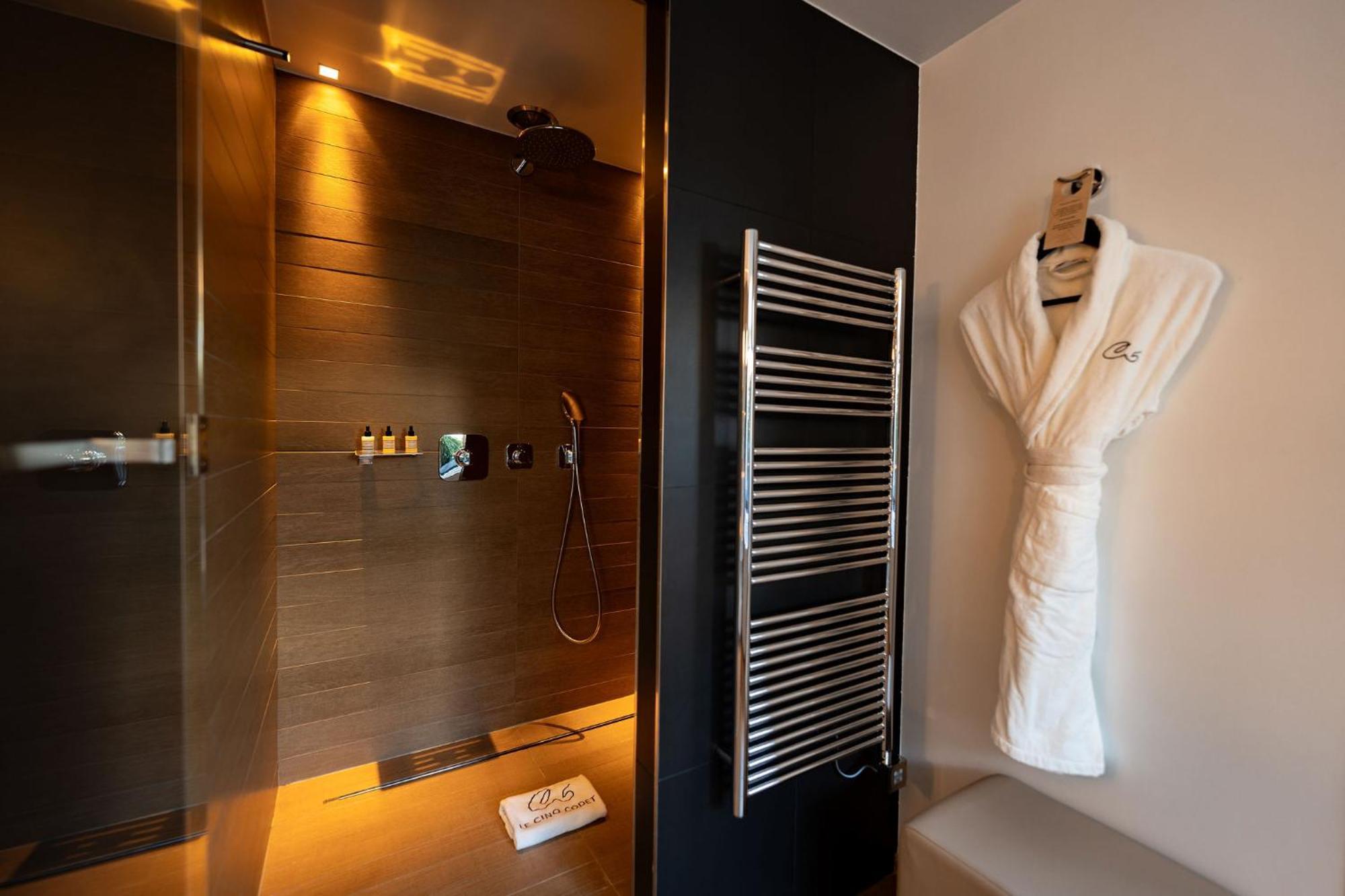 Le Cinq Codet Hotel 5*