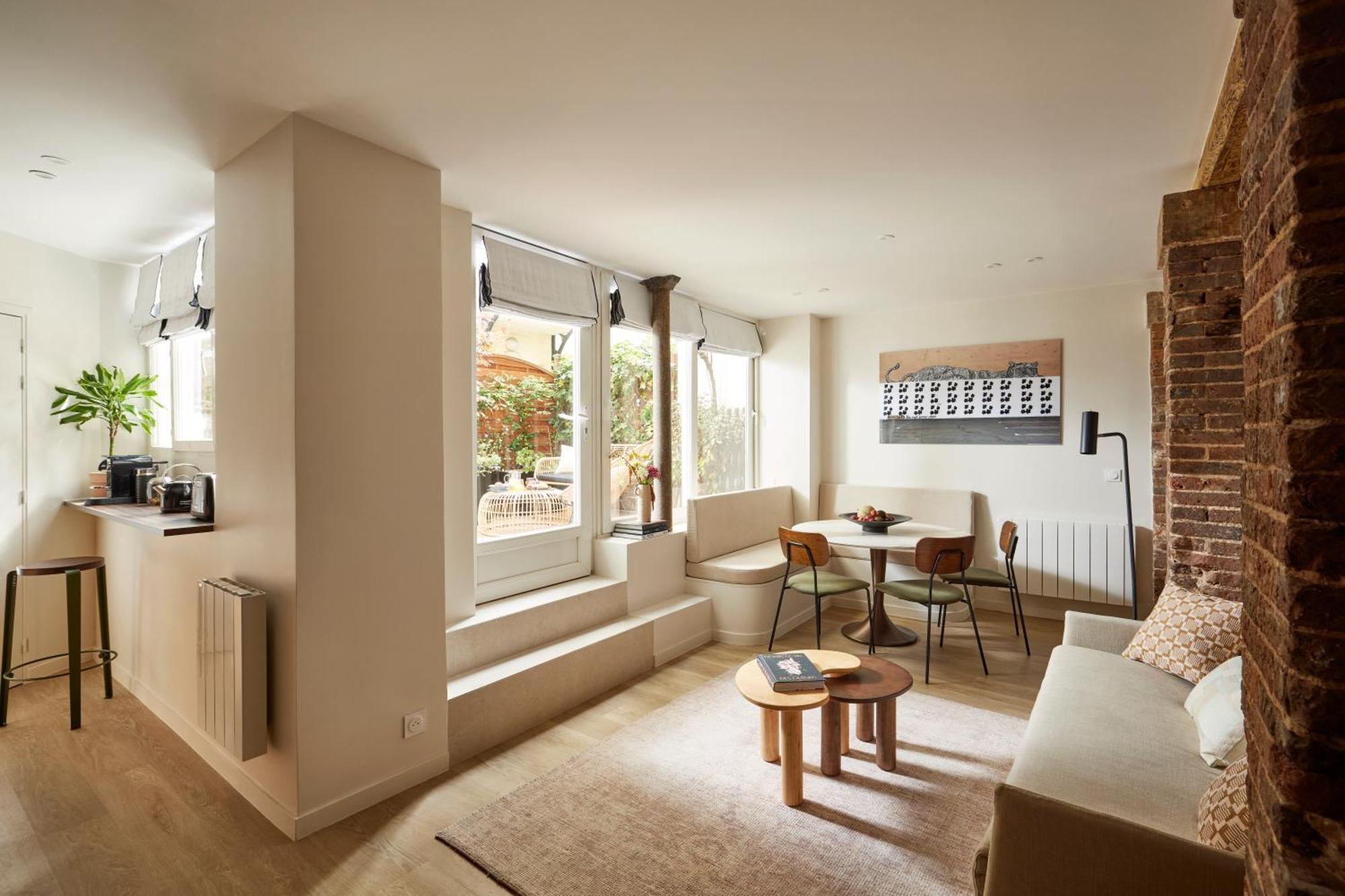 Apartment Stylish 2br & 2ba With Private Terrace