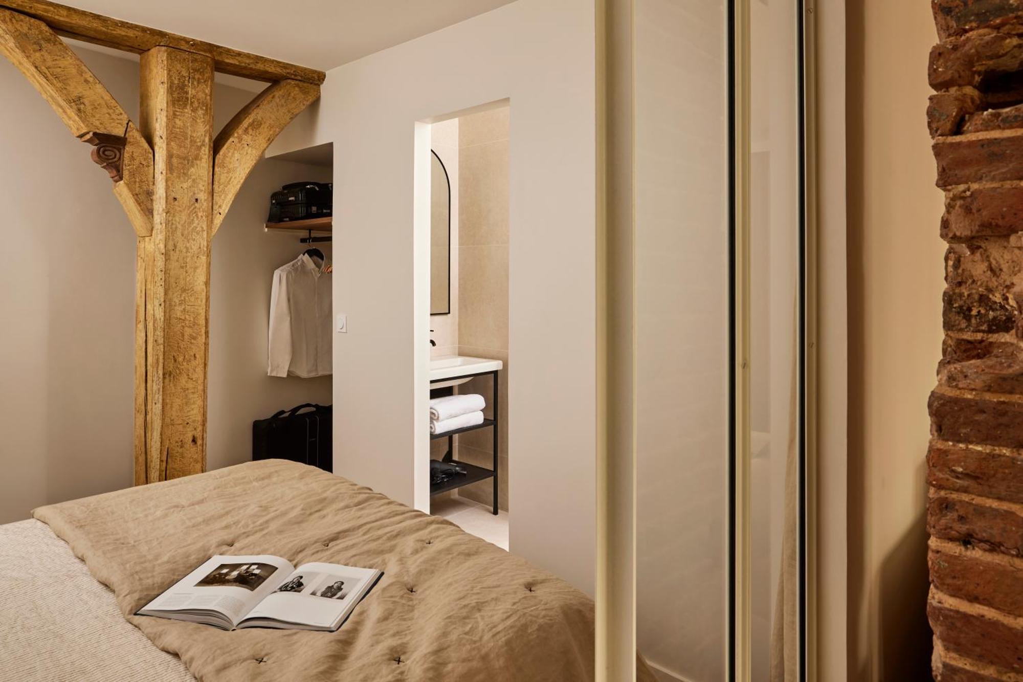 Apartment Stylish 2br & 2ba With Private Terrace *