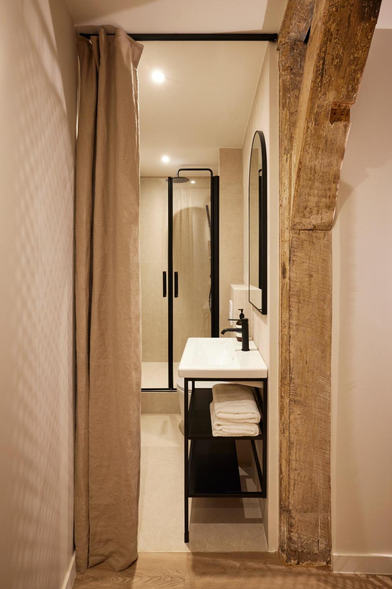 Stylish 2br & 2ba With Private Terrace Apartment