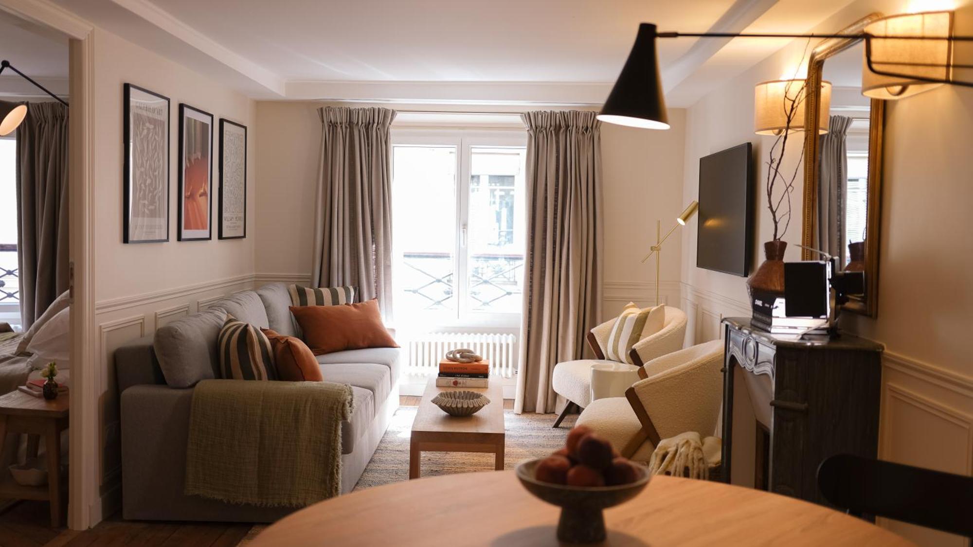Elegance And Parisian Charm Tuileries Appartement
