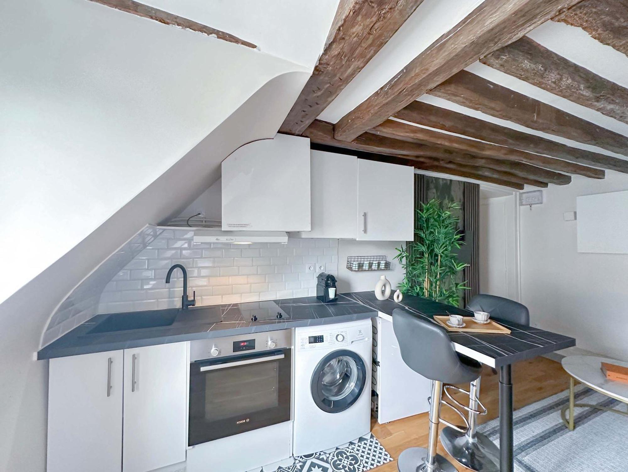 Beautiful Near Grands Boulevards Apartment Paris