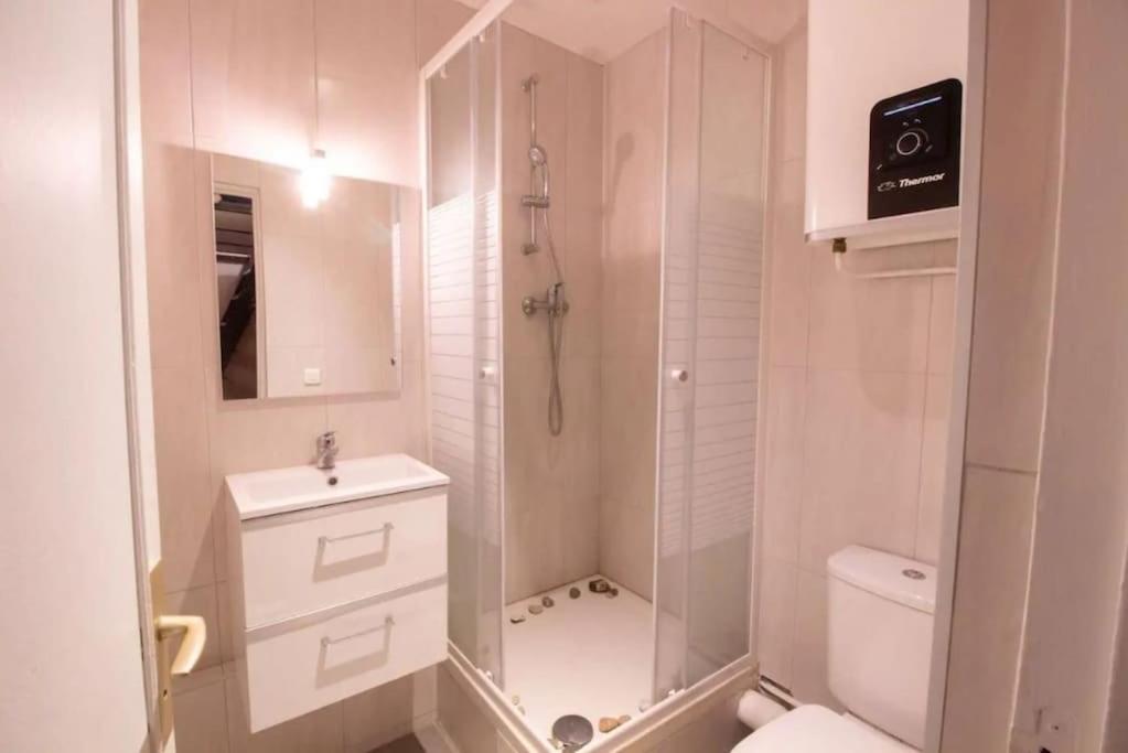 Apartment Bel Parisien, Typique Du Marais