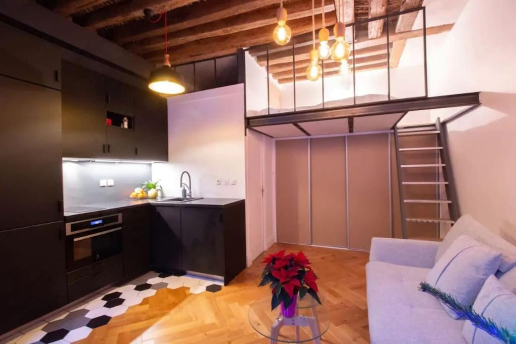 Bel Parisien, Typique Du Marais *
