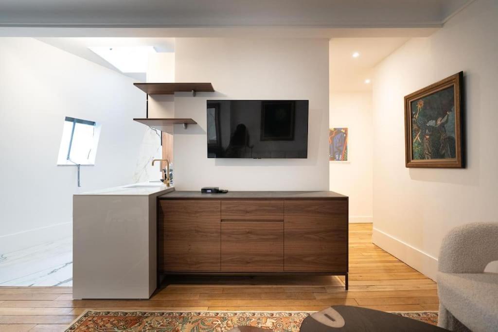 2 Pieces A Saint Germain Apartment Paris