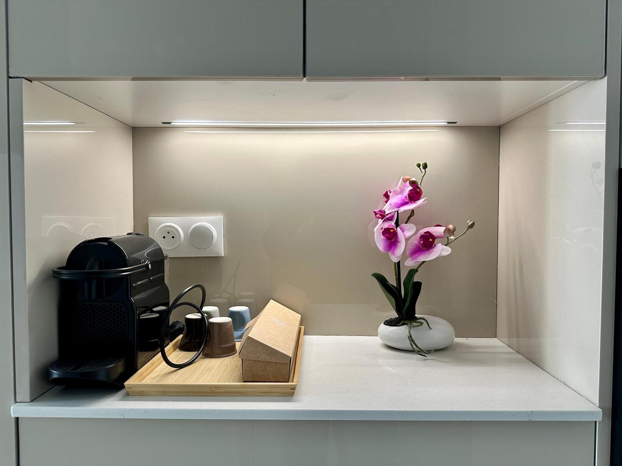 Comfortable Near Marais Beaubourg Apartment