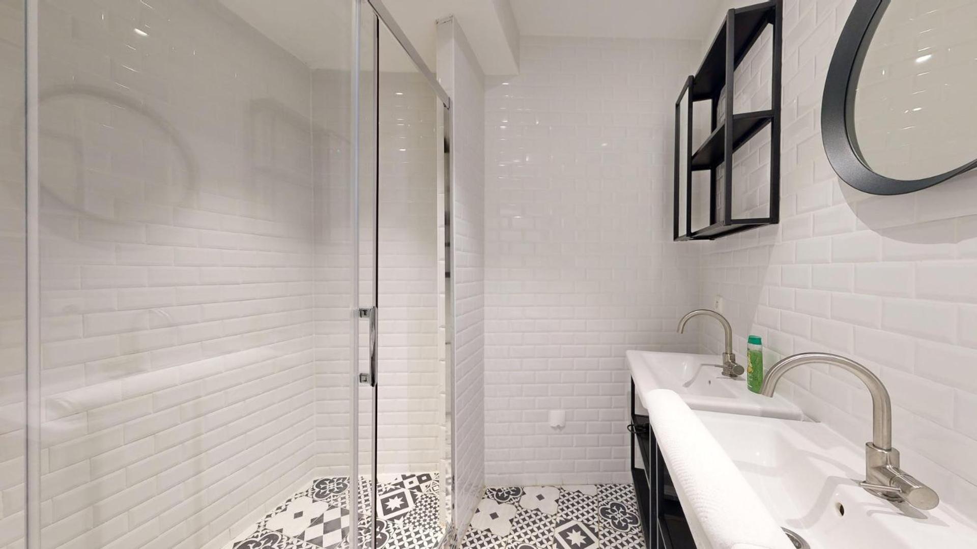 205-suite Valmy
