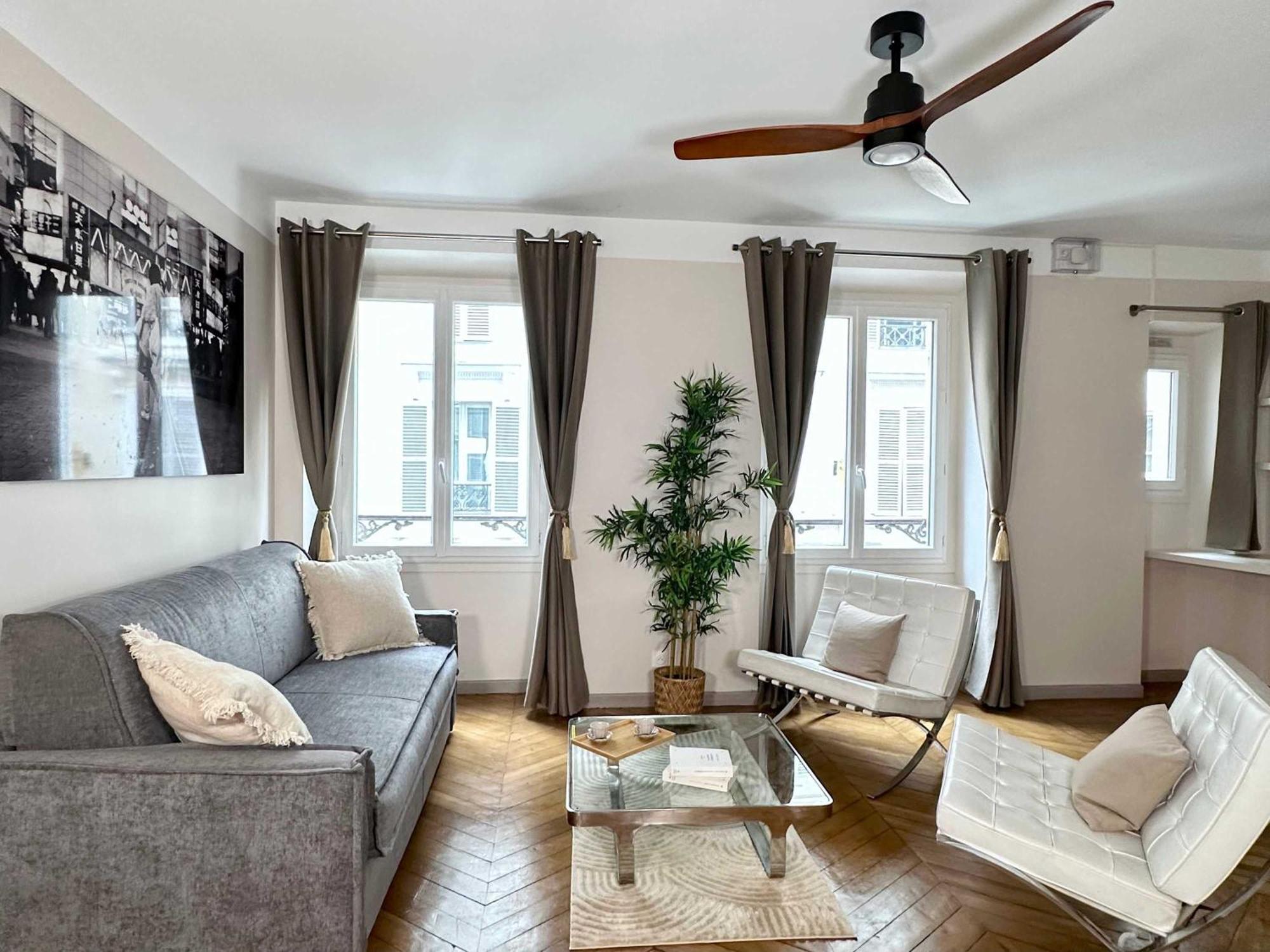 Apartment Typical Luxurious Parisian Getaway