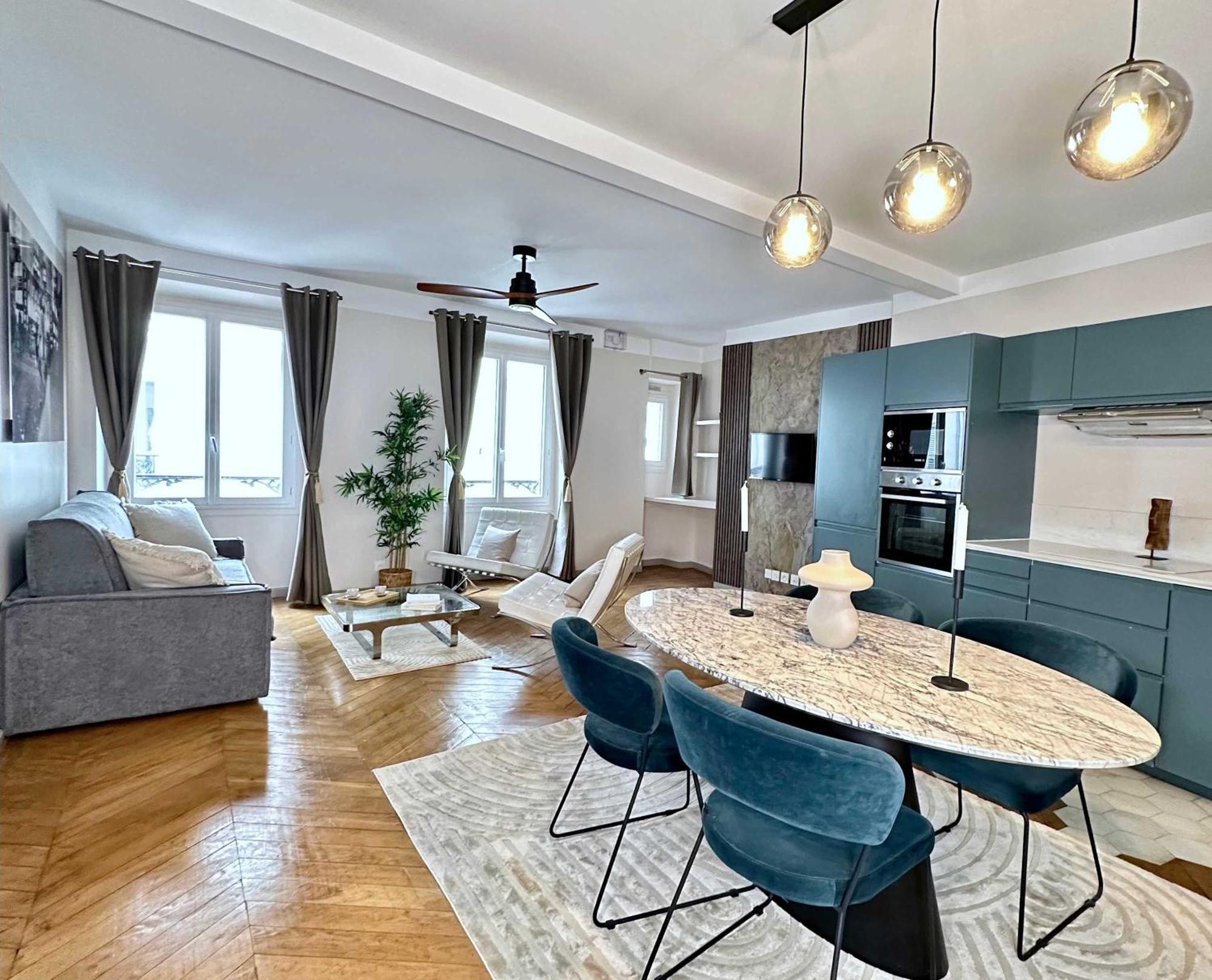 Typical Luxurious Parisian Getaway Apartment Paris
