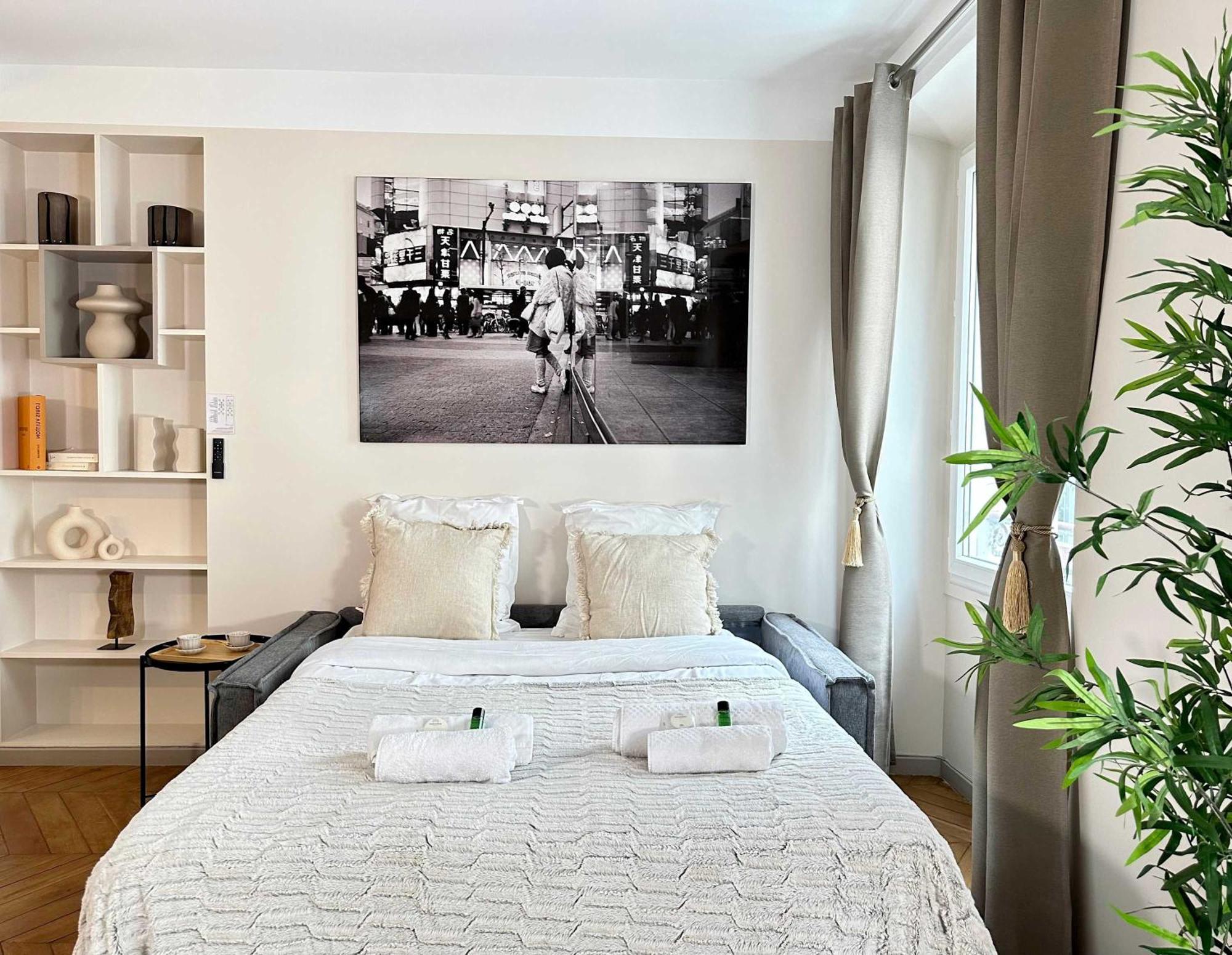 Typical Luxurious Parisian Getaway * Paris