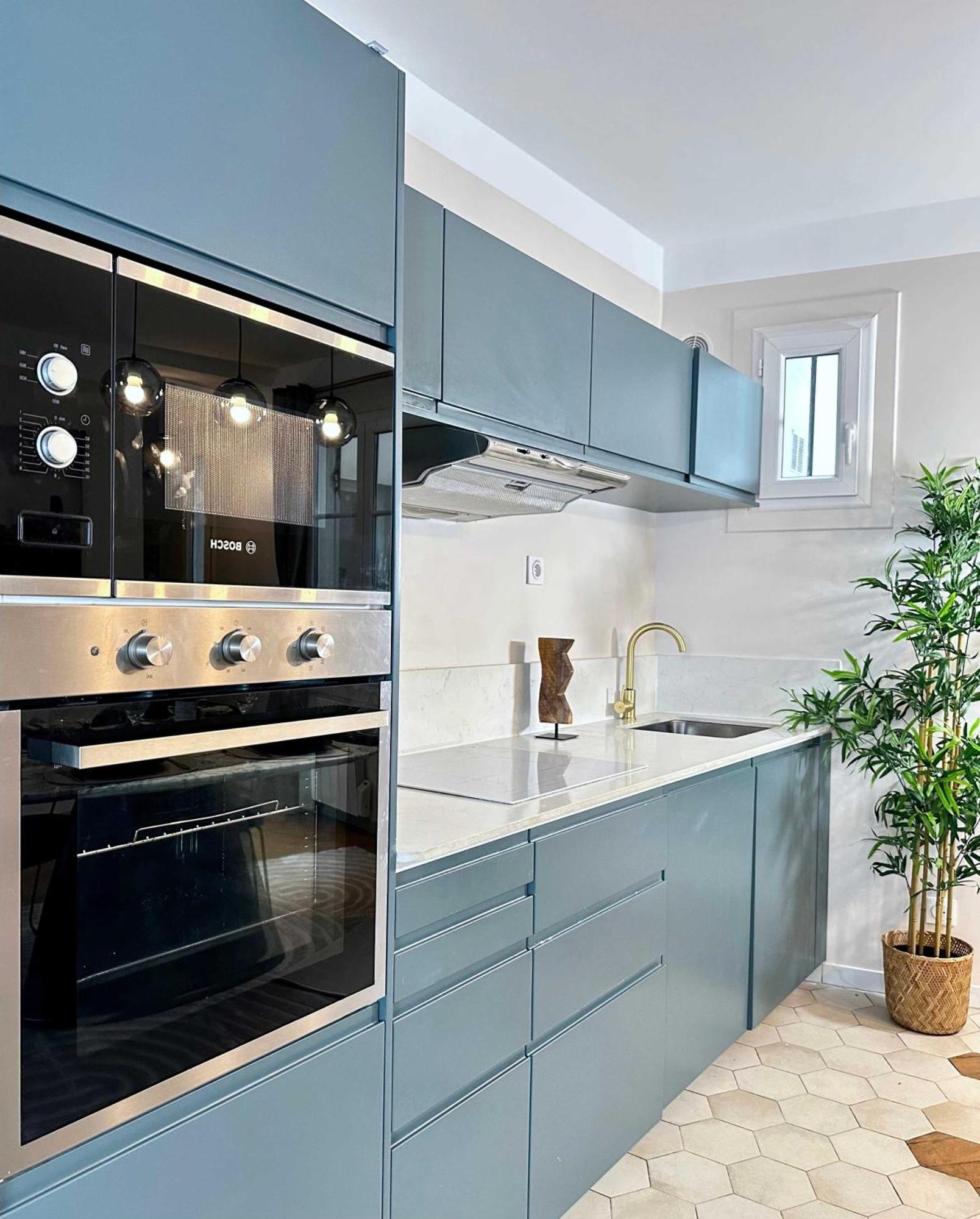 Typical Luxurious Parisian Getaway Apartment *
