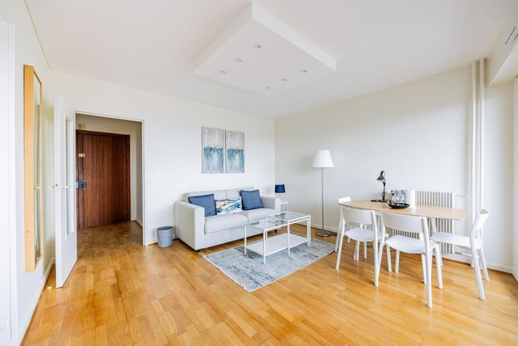 Apartment Montparnasse - Vue Tour Eiffel - Balcon Paris